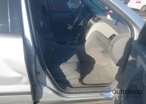 2017 Chevrolet Traverse Ls z USA, uszkodzony, nr VIN 1GNKRFED1HJ239244